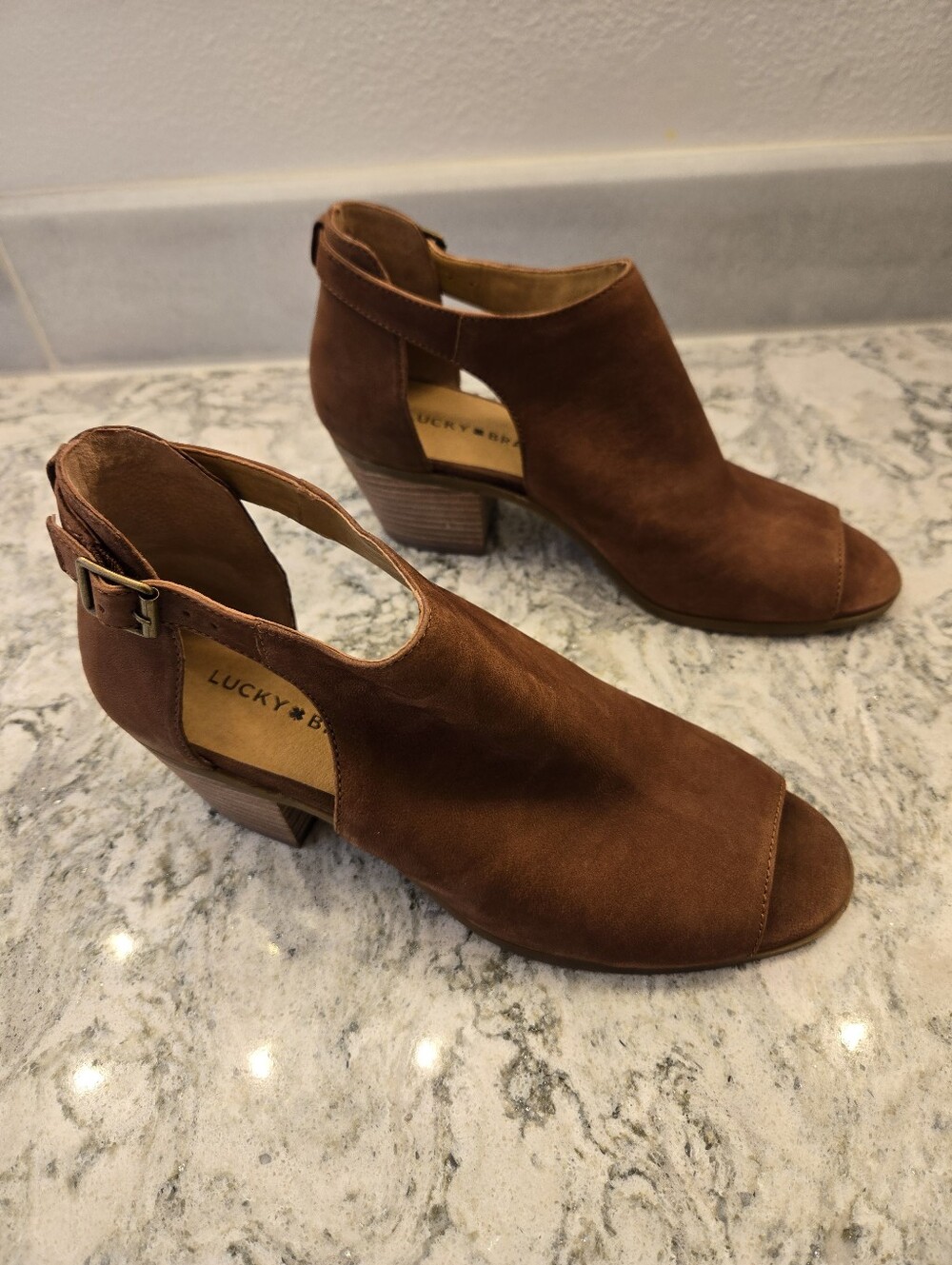 NWOT Lucky Brand Brown Suede Open-Toe Block Heel Booties Sz 10 - Picture 7 of 7